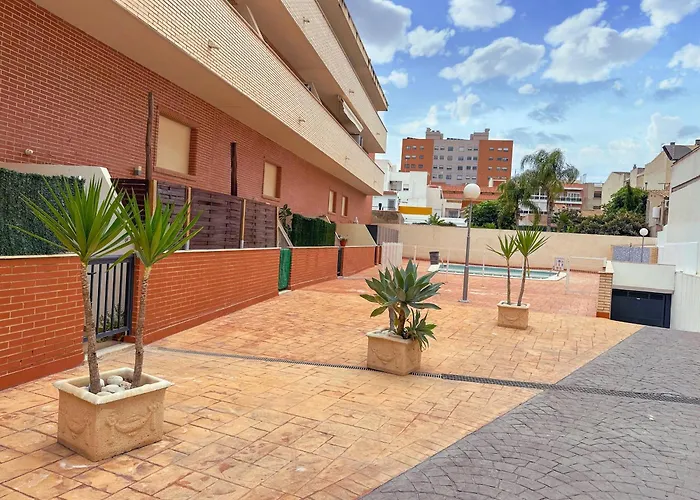 Moderne, Lumineux, Balcon, Piscine, Parking
