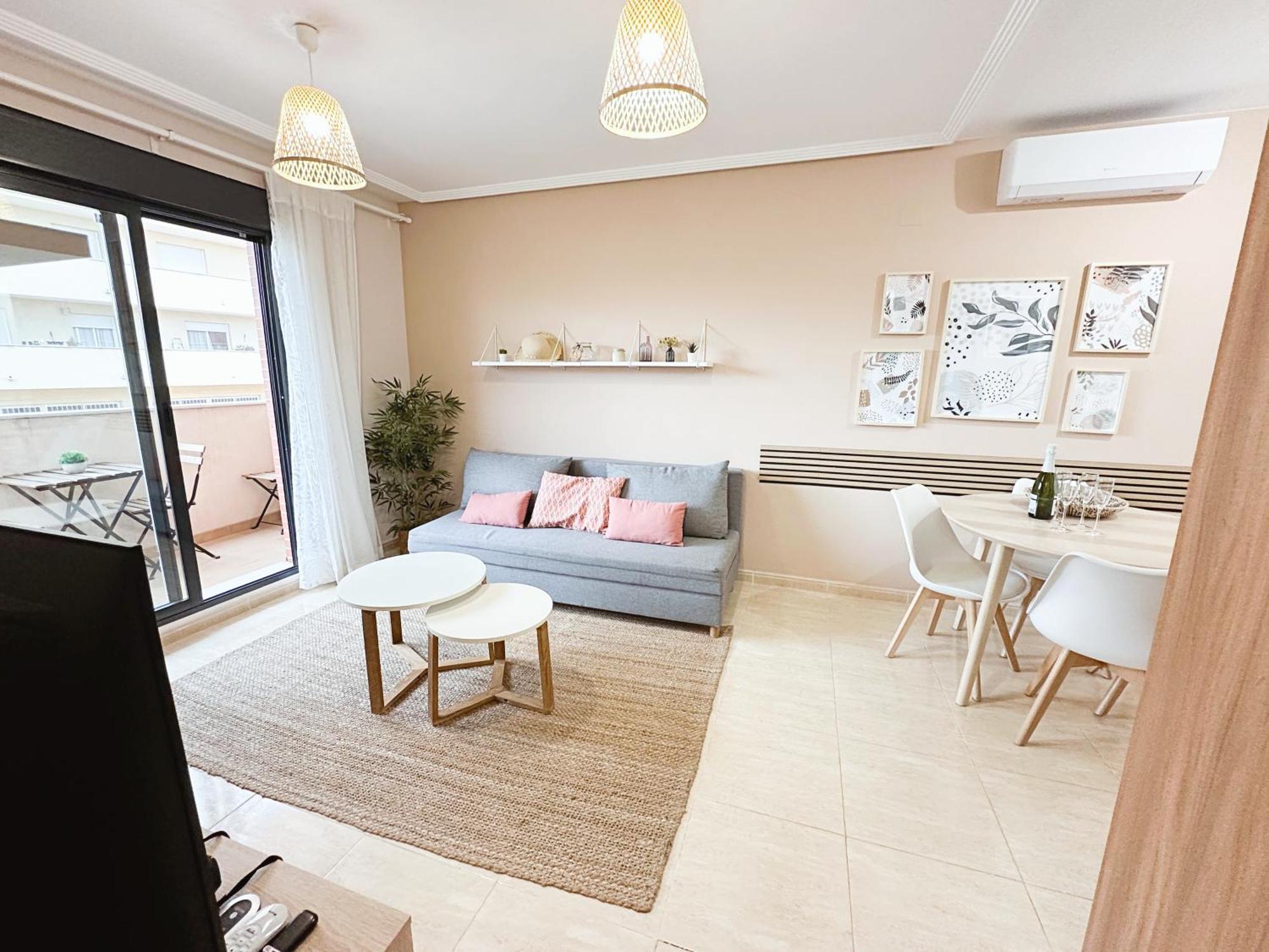 Moderne, Lumineux, Balcon, Piscine, Parking Apartment *