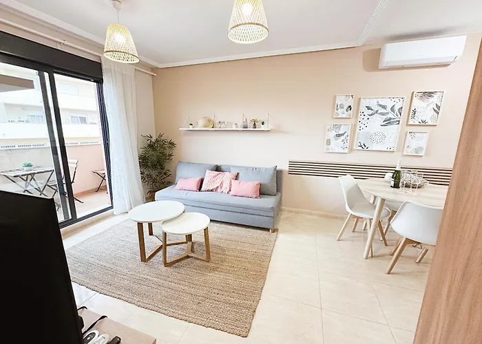 Moderne, Lumineux, Balcon, Piscine, Parking