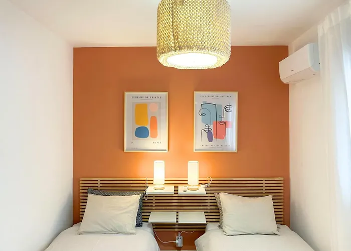 Moderne, Lumineux, Balcon, Piscine, Parking