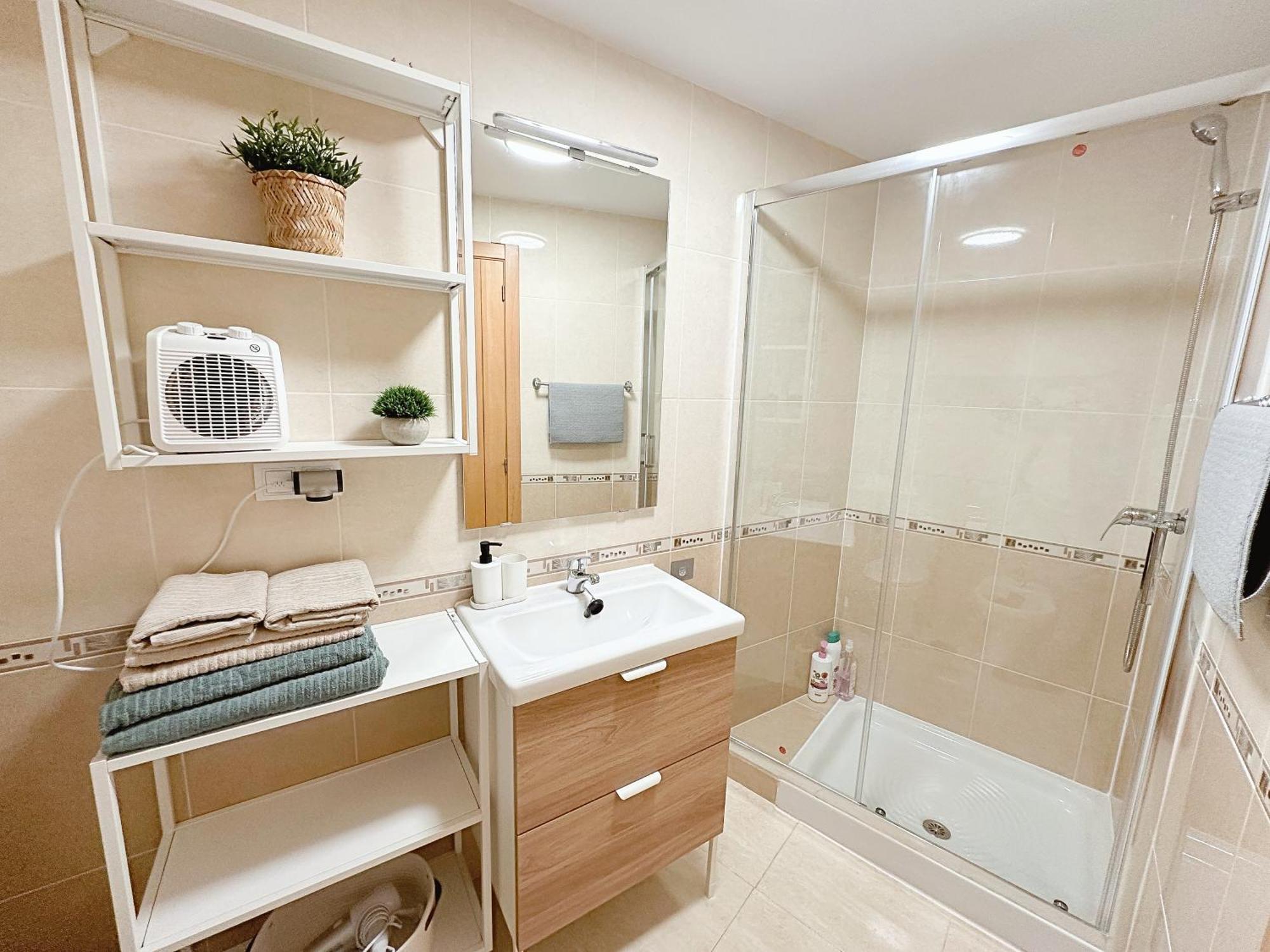 Apartment Moderne, Lumineux, Balcon, Piscine, Parking *